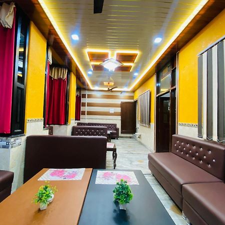Friends Guest House & Hostel- Near Taj Mahal Agra  Bagian luar foto