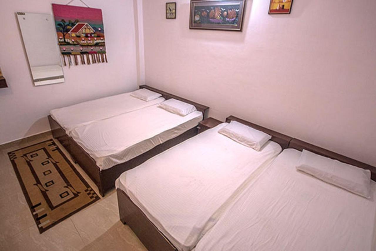 Friends Guest House & Hostel- Near Taj Mahal Agra  Bagian luar foto