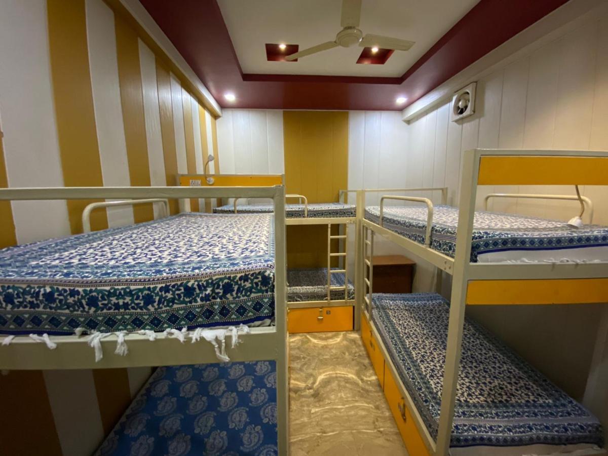 Friends Guest House & Hostel- Near Taj Mahal Agra  Bagian luar foto