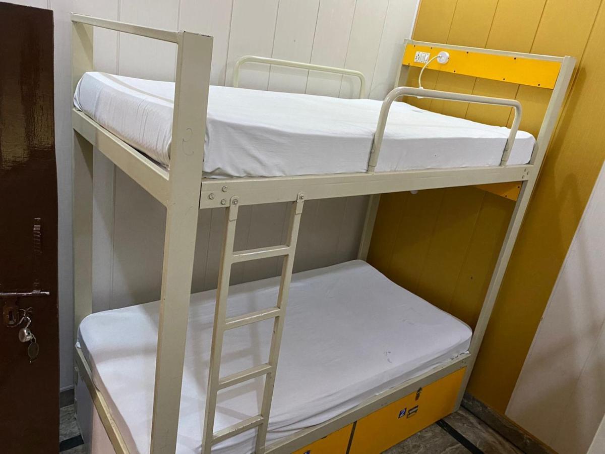 Friends Guest House & Hostel- Near Taj Mahal Agra  Bagian luar foto